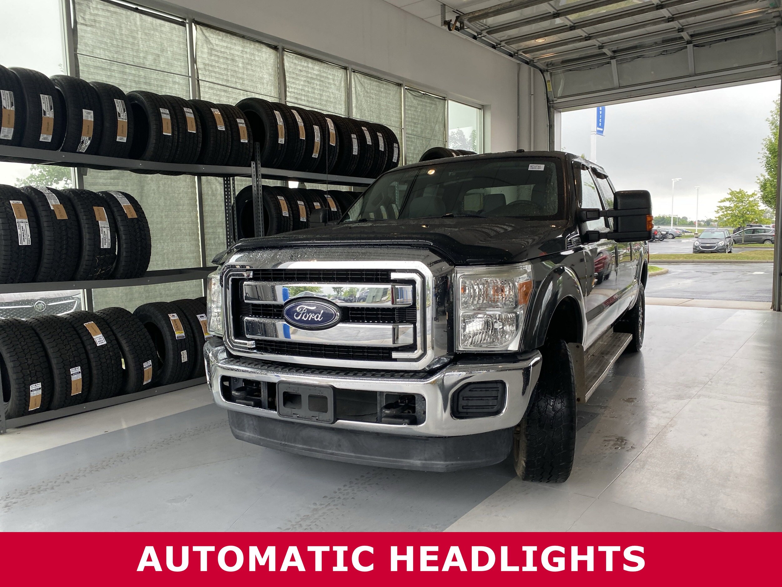 2015 Ford F-250 XLT photo 2