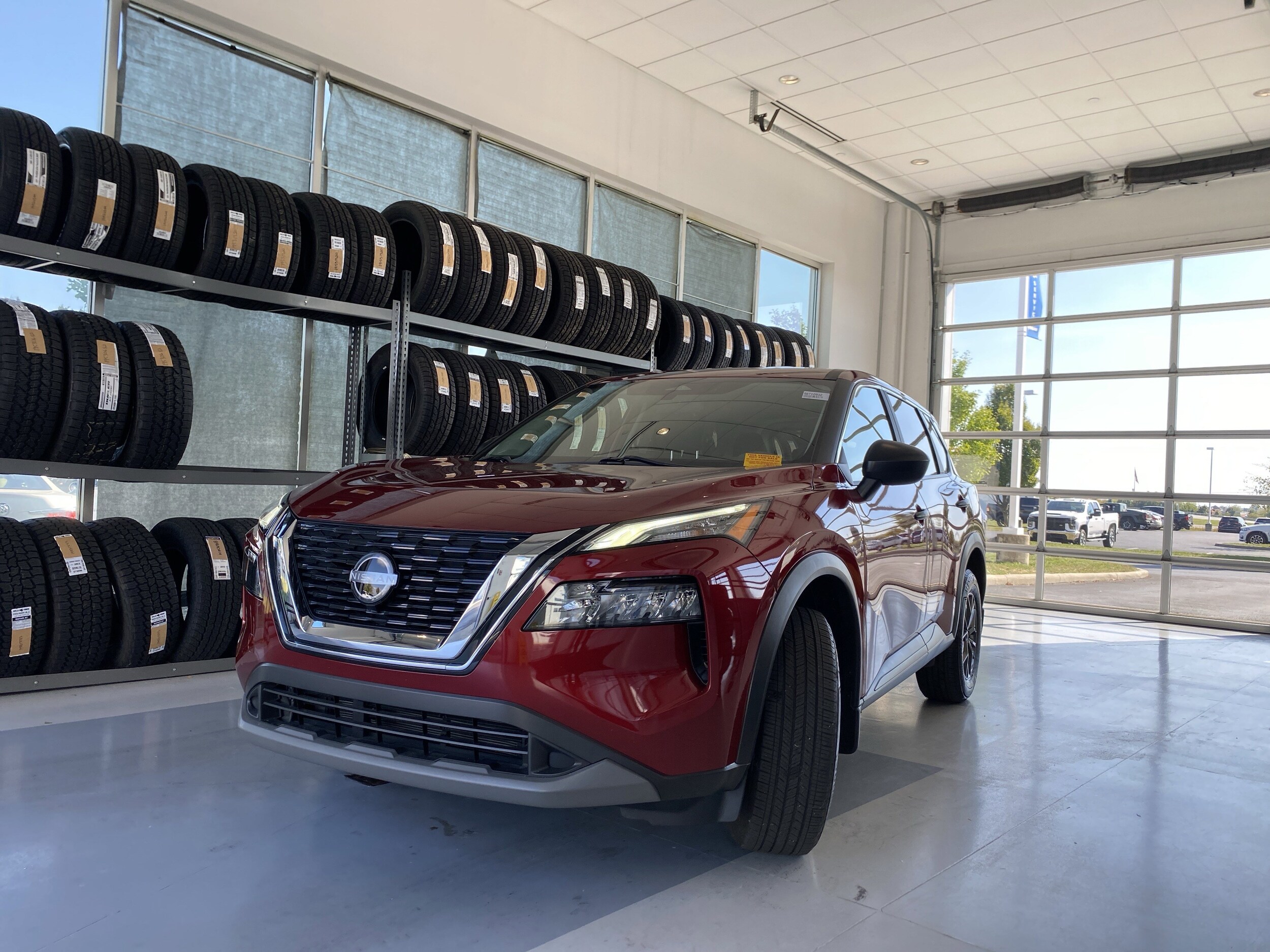 2023 Nissan Rogue AWD S photo 2