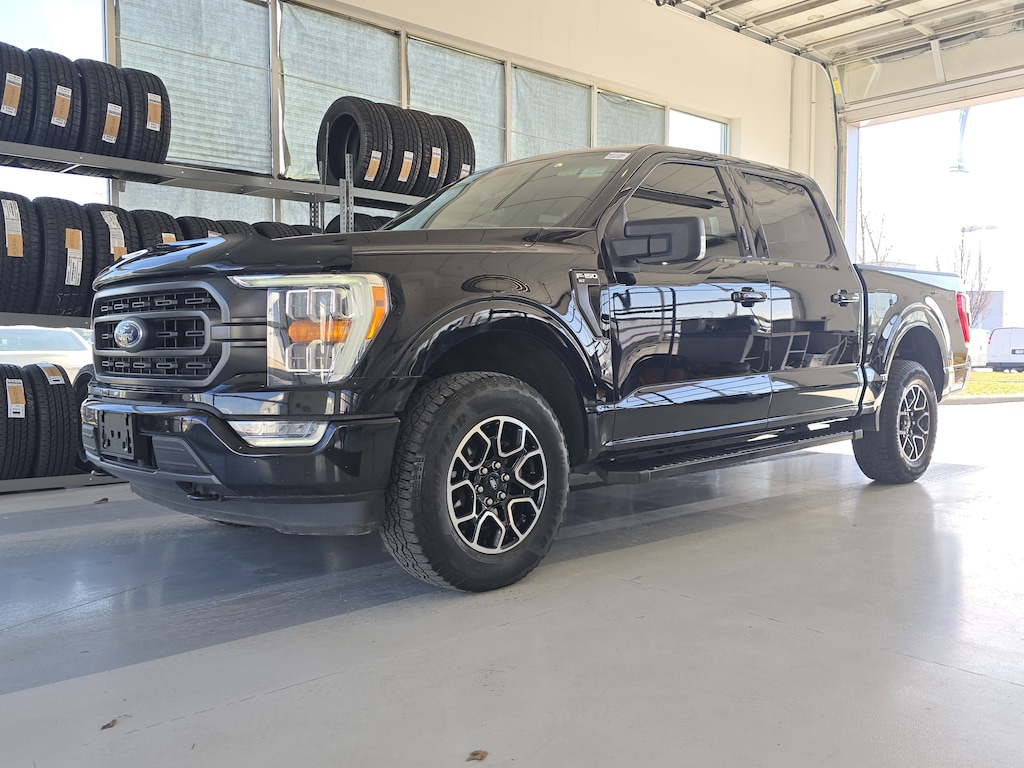 Used 2022 Ford F-150 XLT 4WD SuperCrew 5.5 Box Truck SuperCrew Cab