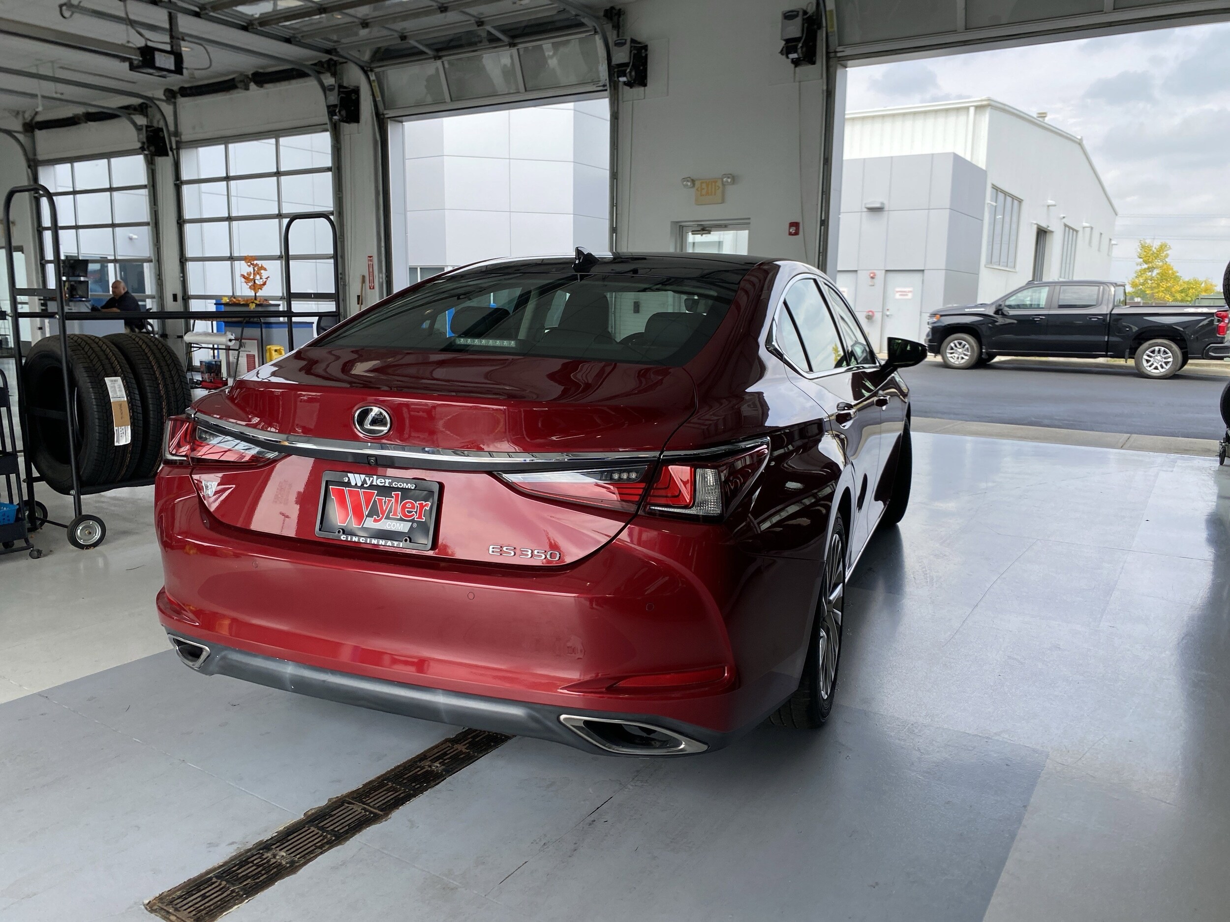 2019 Lexus ES 350 Luxury photo 4