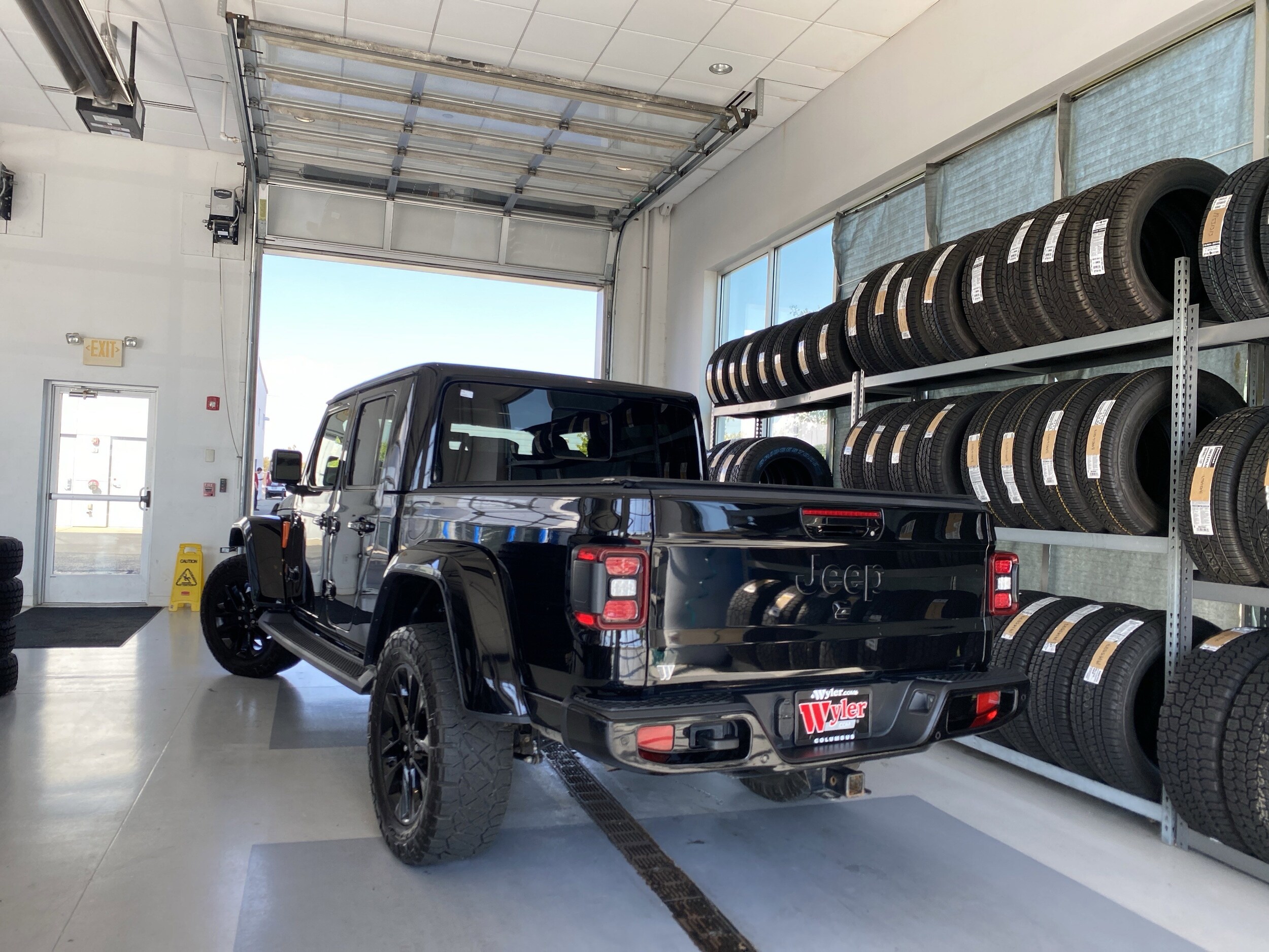 2022 Jeep Gladiator High Altitude photo 2