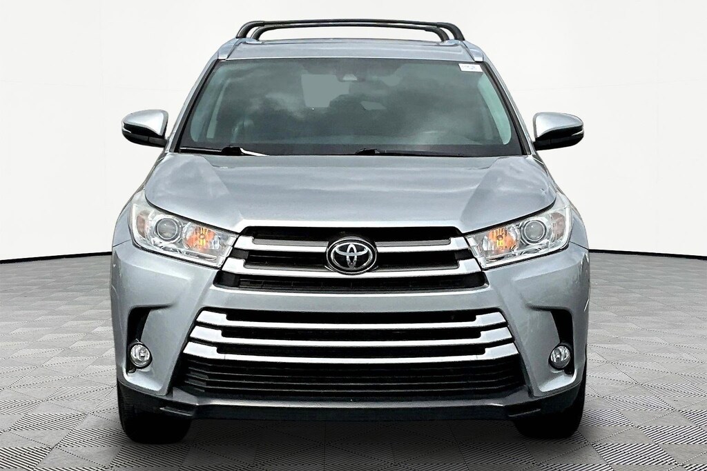Used 2019 Toyota Highlander XLE V6 AWD SUV