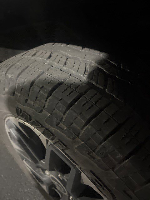 2022 Toyota Tundra Limited CrewMax photo 2