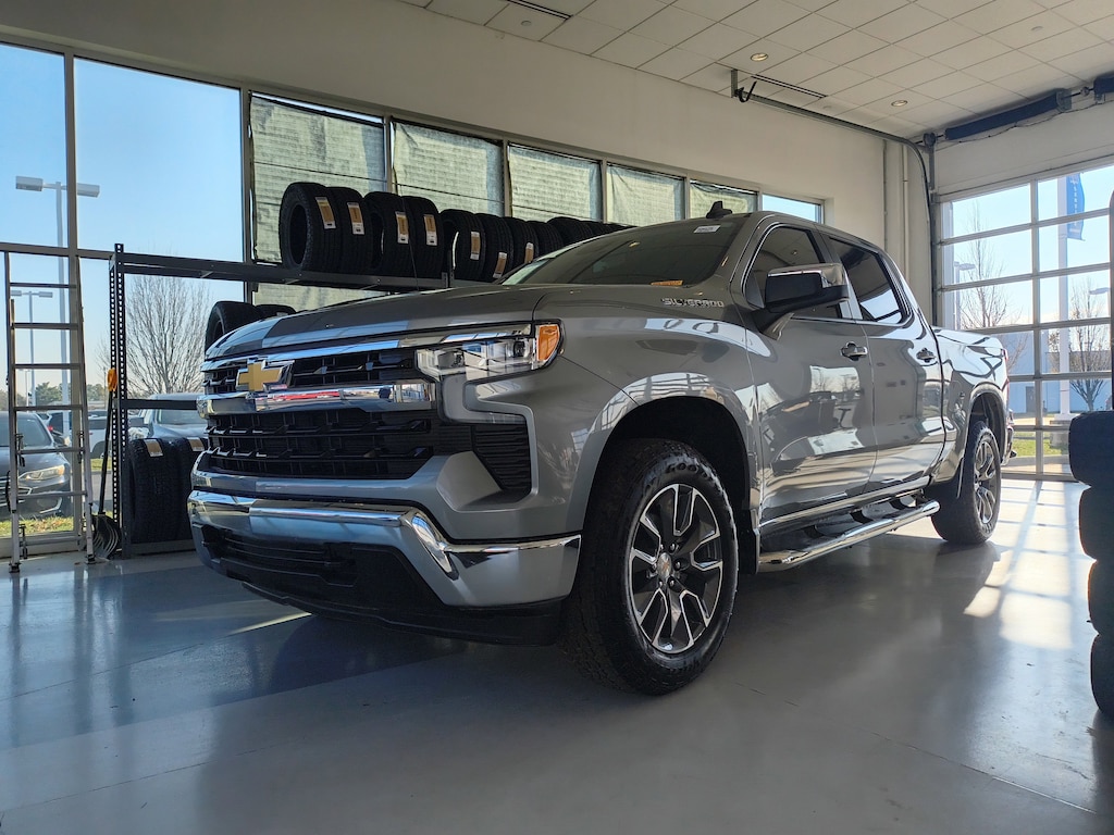 Used 2025 Chevrolet Silverado 1500 4WD Crew Cab 147 LT w/1LT Truck Crew Cab