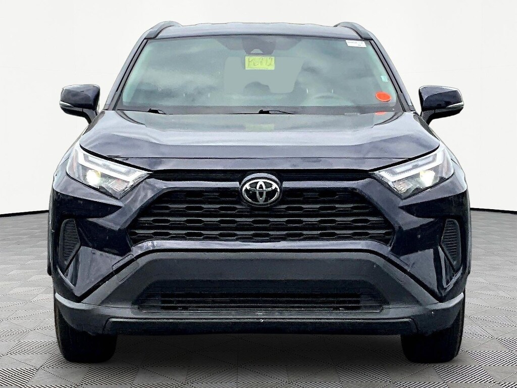 Used 2025 Toyota RAV4 XLE AWD SUV
