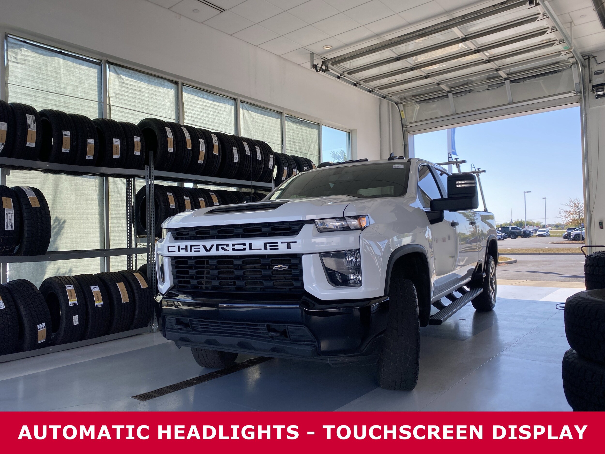 2022 Chevrolet Silverado 2500HD Custom photo 2