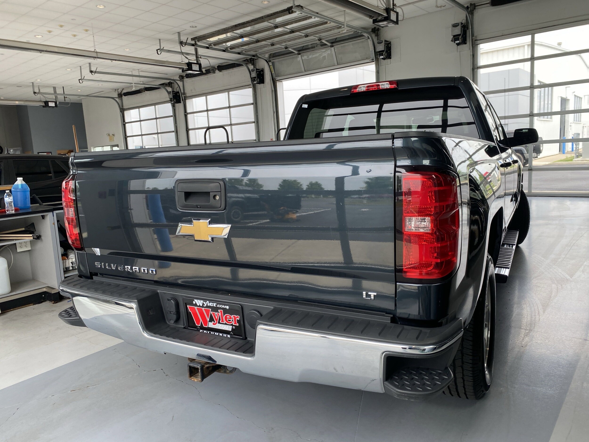 2017 Chevrolet Silverado 1500 LT photo 4