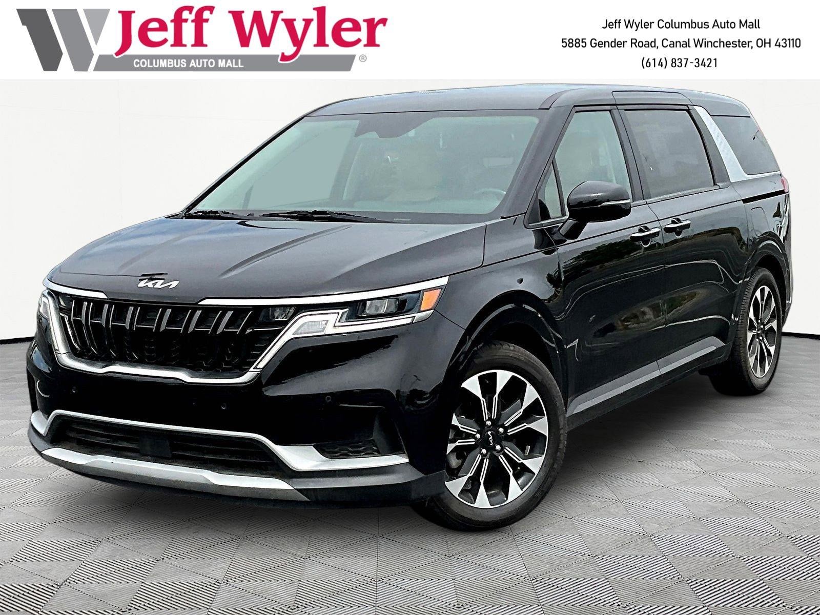 2023 Kia Sedona EX's photo