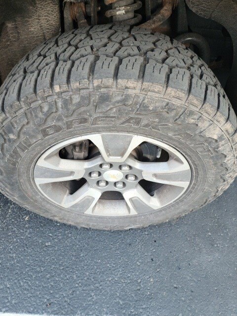 2017 Chevrolet Colorado Z71 photo 2