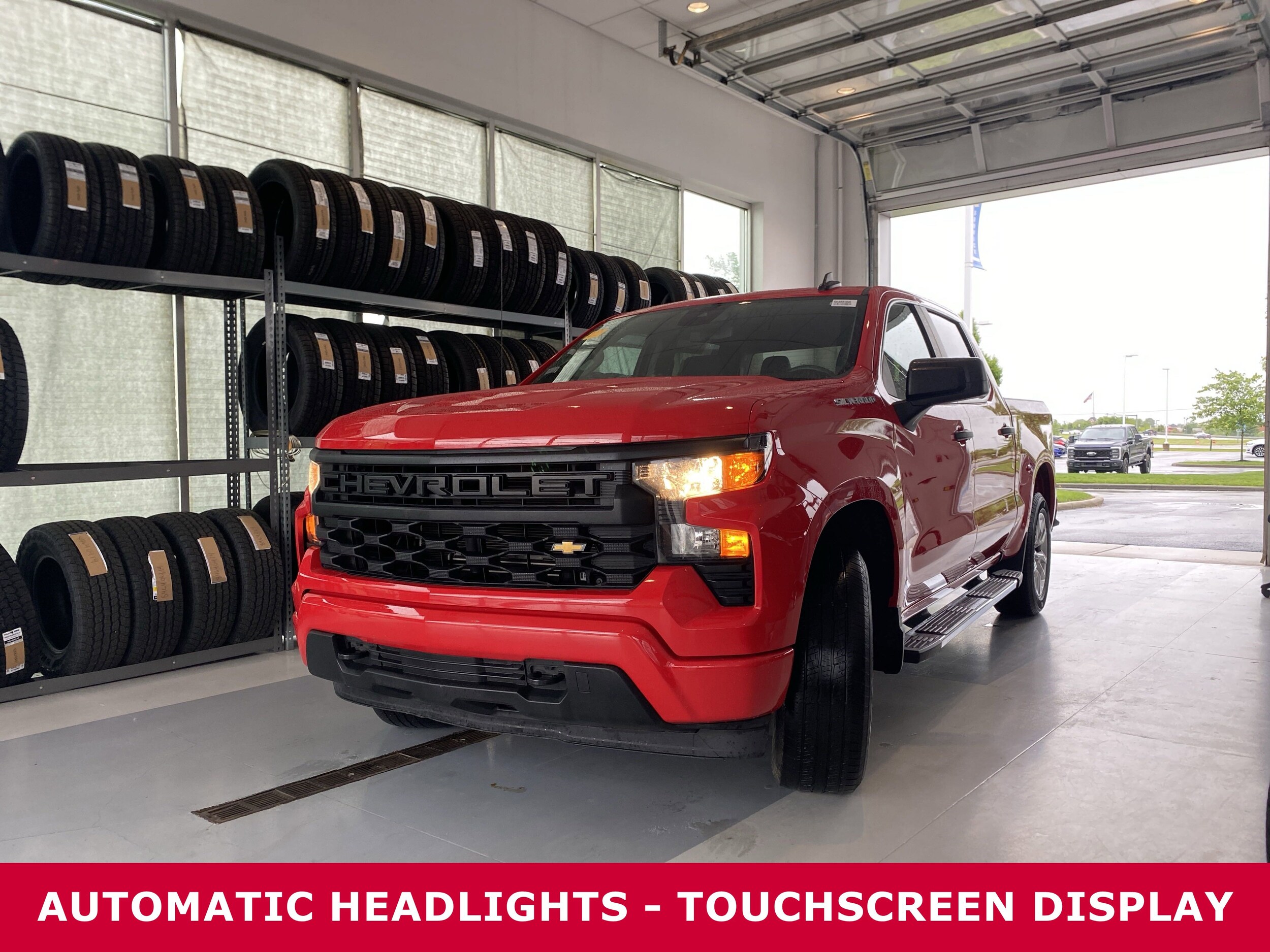 2022 Chevrolet Silverado 1500 Custom photo 2
