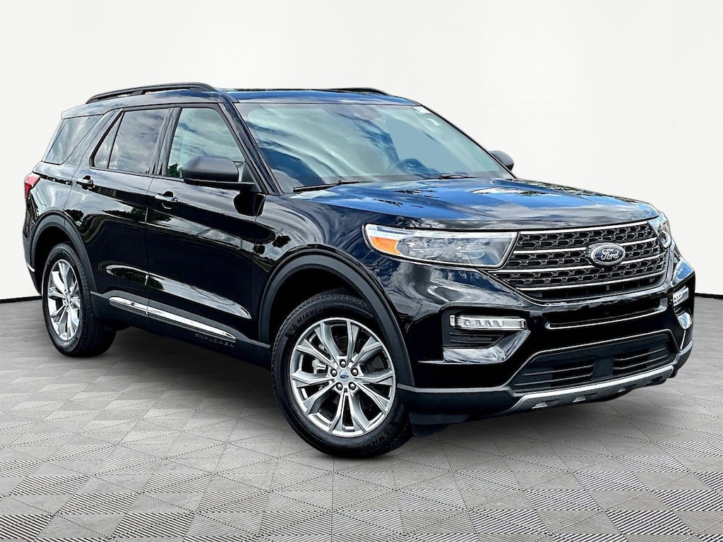 Used 2023 Ford Explorer XLT 4WD SUV