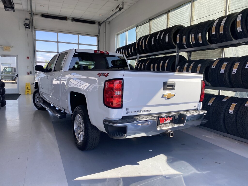 Used 2018 Chevrolet Silverado 1500 4WD Crew Cab 153.0 LT w/1LT Truck Crew Cab