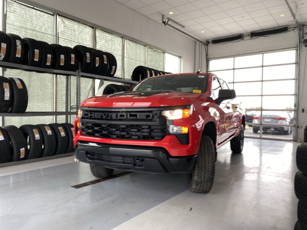 Used 2025 Chevrolet Silverado 1500 4WD Crew Cab 147 Custom Trail Boss Truck Crew Cab