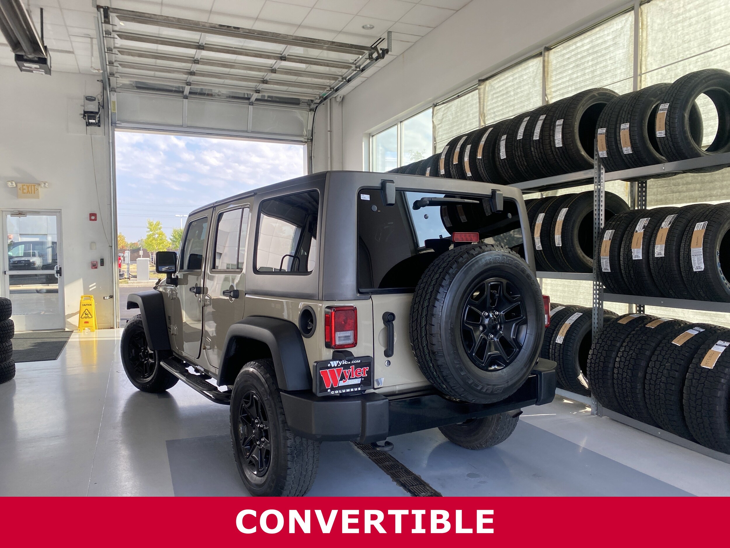 2018 Jeep Wrangler Unlimited Willys Wheeler W photo 3