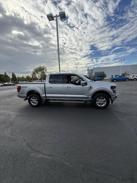 2024 Ford F-150 XLT photo 2