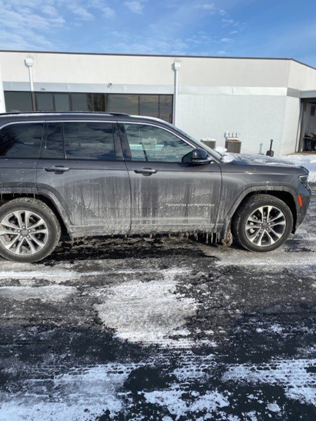 Used 2023 Jeep Grand Cherokee Overland 4x4 SUV