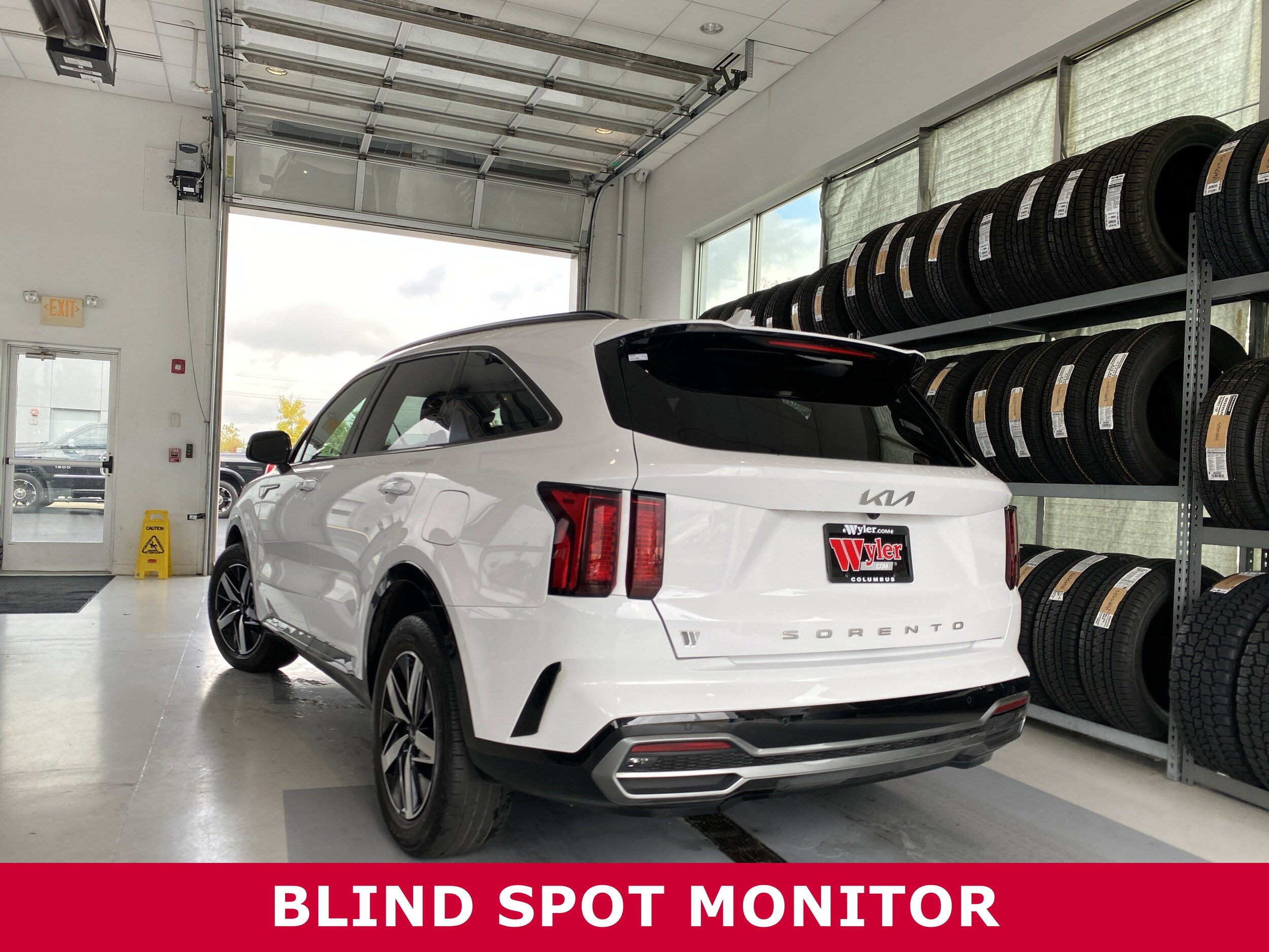 2022 Kia Sorento S photo 3