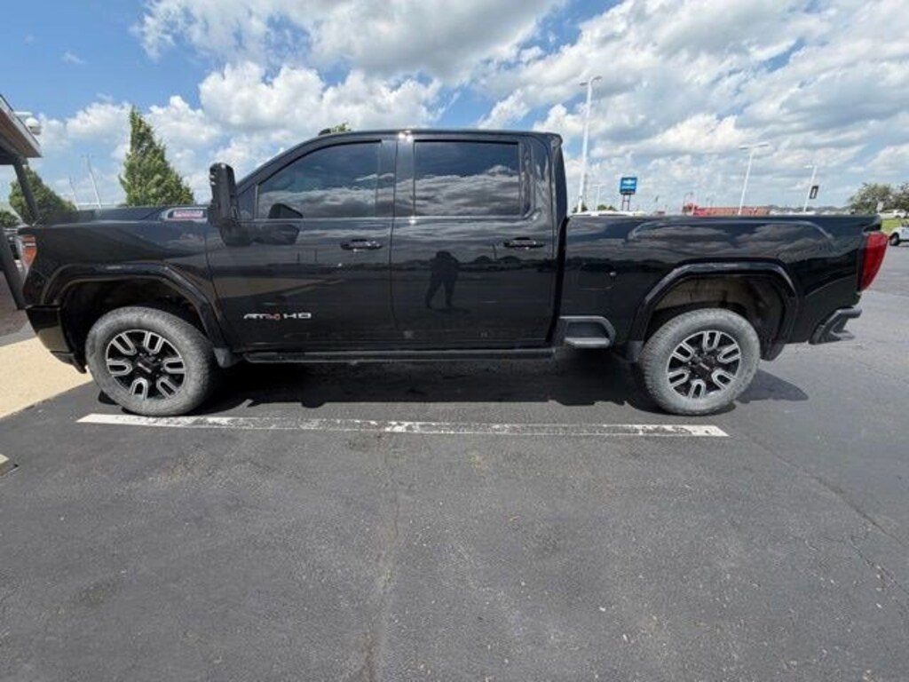 Used 2022 GMC Sierra 2500HD 4WD Crew Cab 159 AT4 Truck Crew Cab