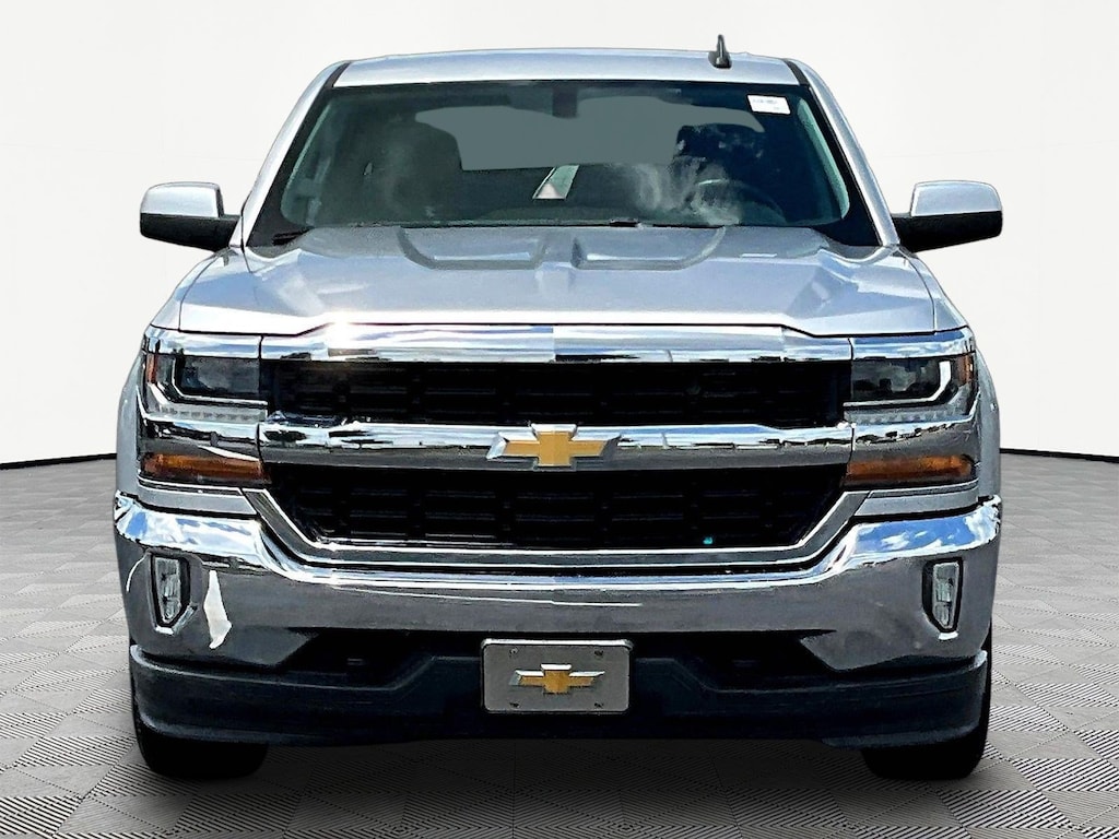 Used 2018 Chevrolet Silverado 1500 4WD Crew Cab 143.5 LT w/1LT Truck Crew Cab