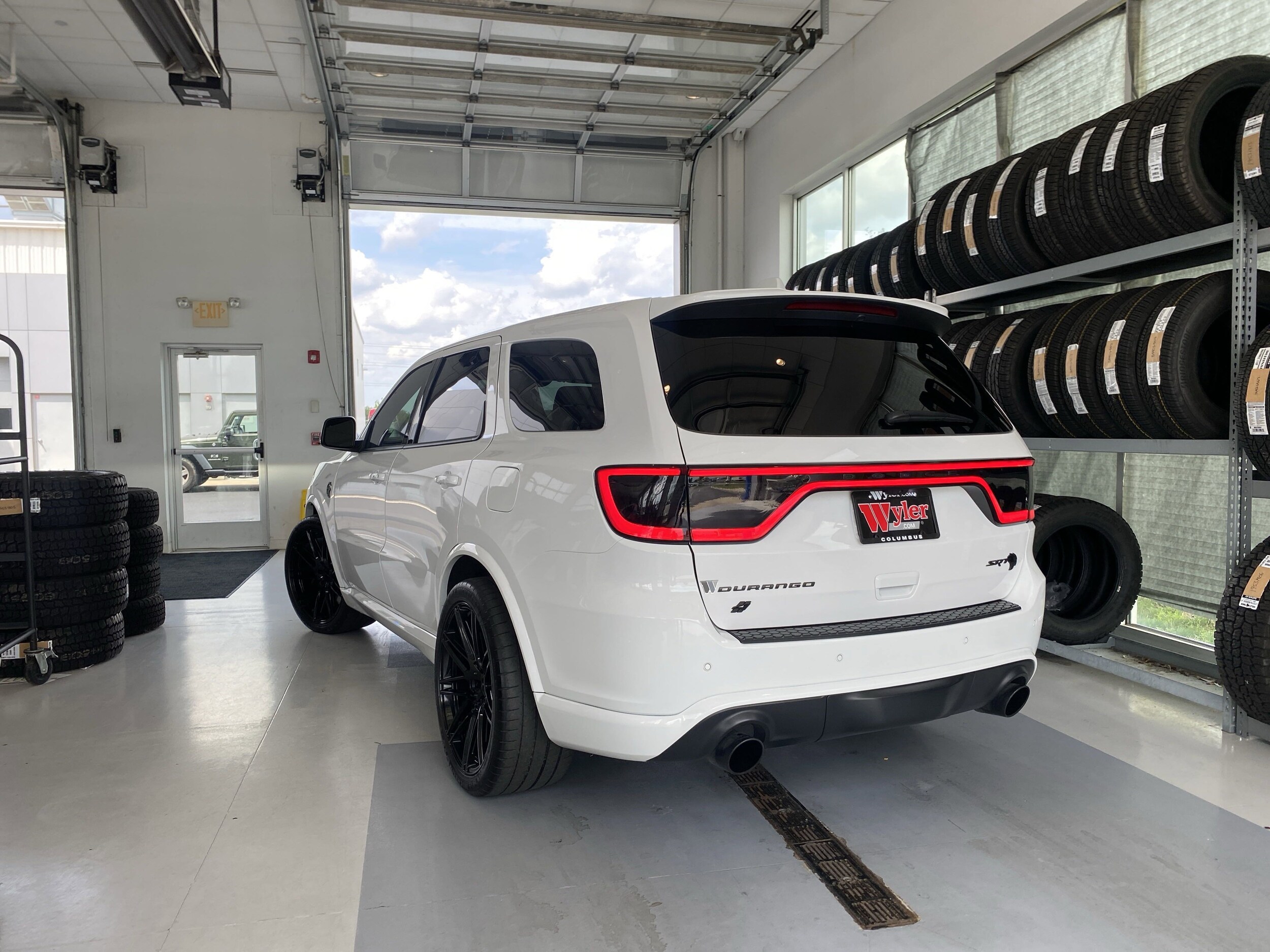 2021 Dodge Durango SRT Hellcat photo 2