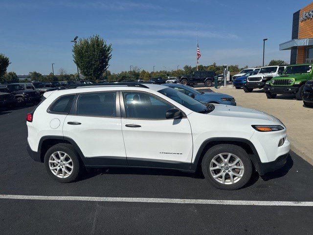 Used 2016 Jeep Cherokee Sport with VIN 1C4PJLAB4GW107606 for sale in Canal Winchester, OH
