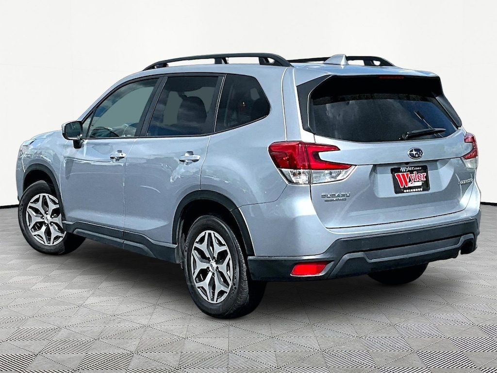 Used 2023 Subaru Forester Premium CVT SUV