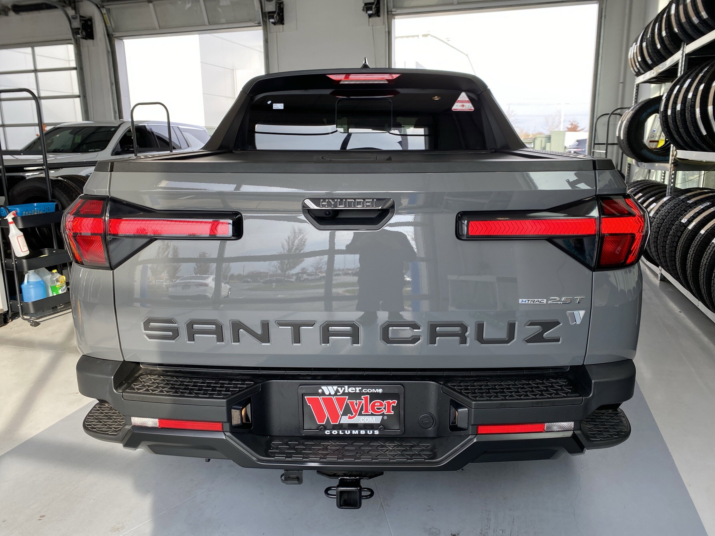 2024 Hyundai Santa Cruz Night photo 3