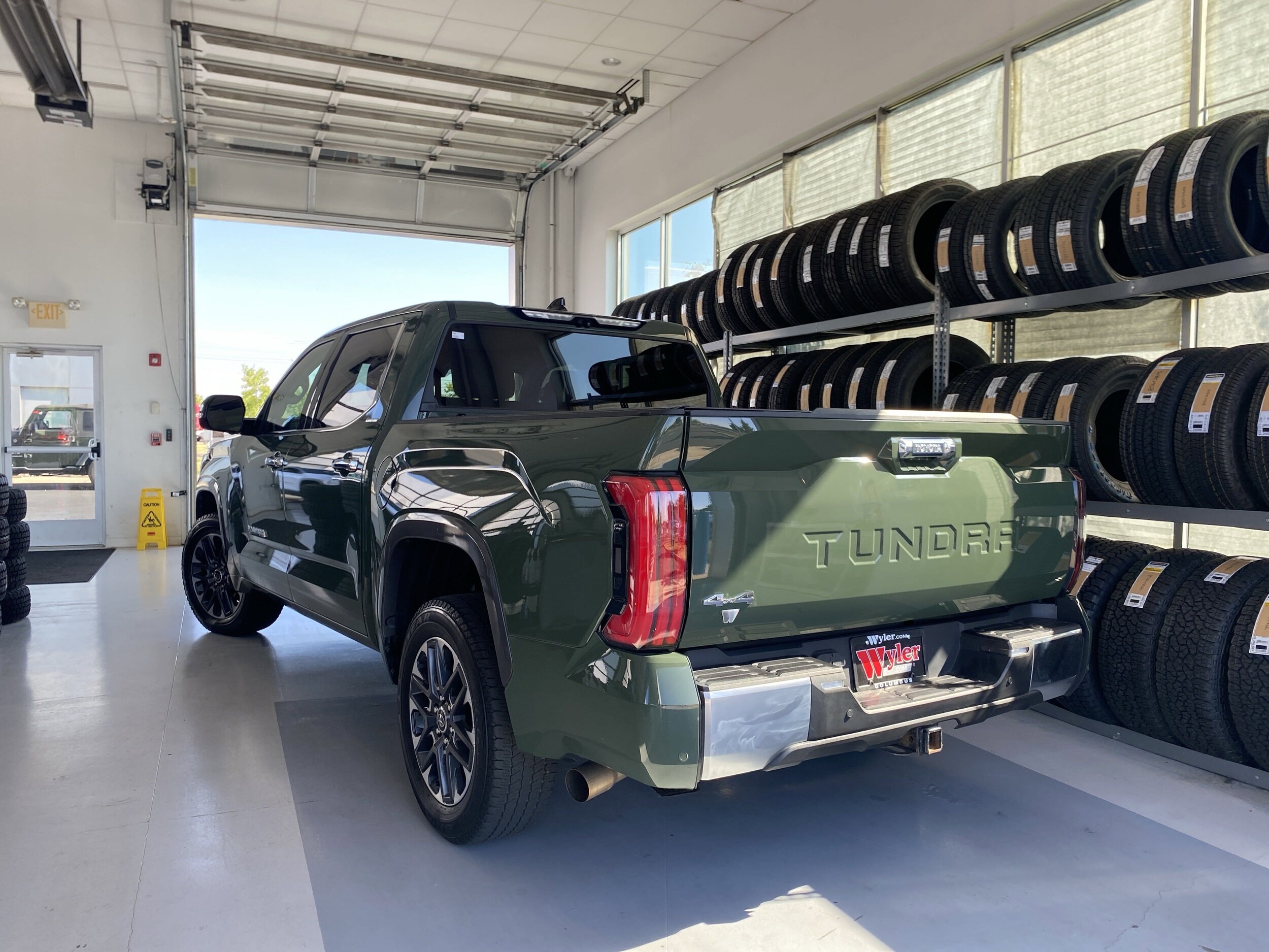 2022 Toyota Tundra Limited CrewMax photo 3