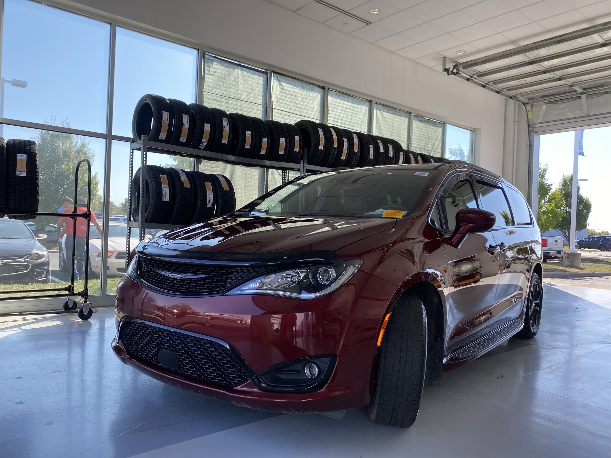 2020 Chrysler Pacifica Touring L photo 2