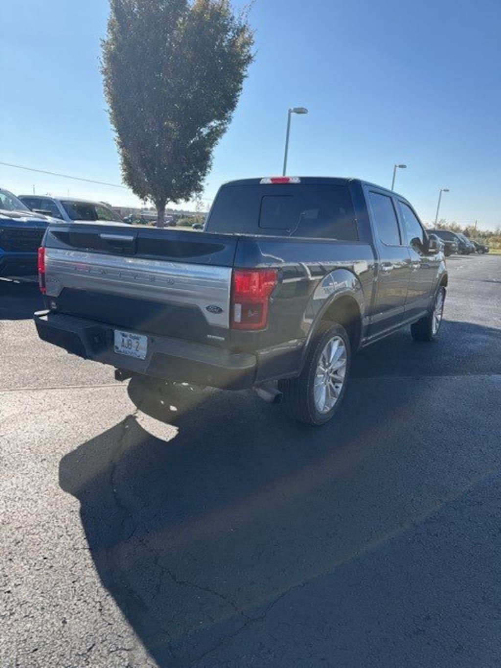 Used 2018 Ford F-150 Limited 4WD SuperCrew 5.5 Box Truck SuperCrew Cab