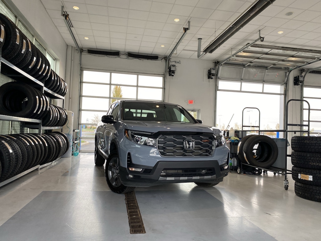 Used 2025 Honda Ridgeline TrailSport AWD Truck Crew Cab