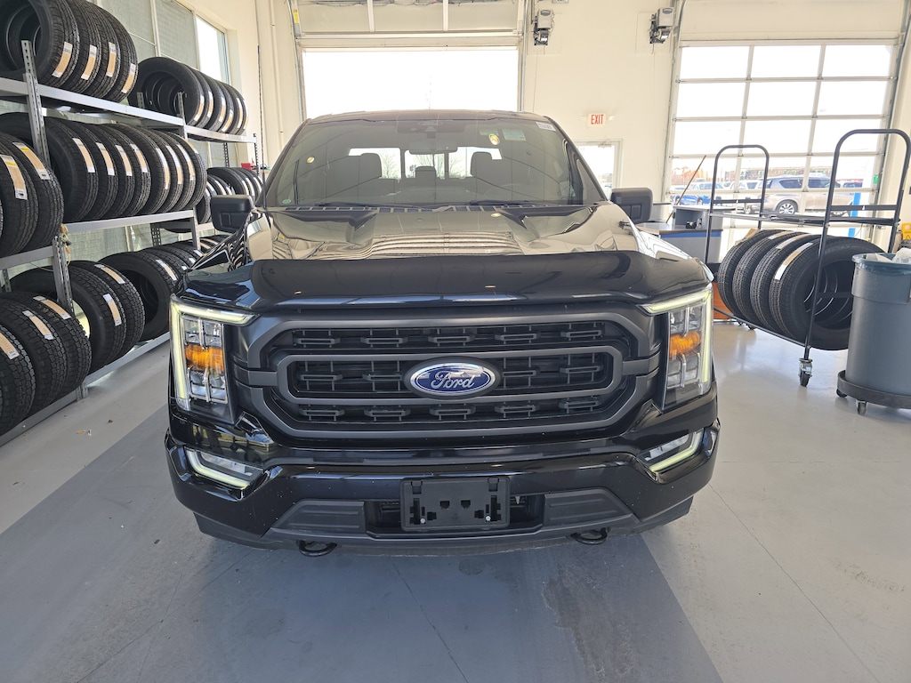 Used 2022 Ford F-150 XLT 4WD SuperCrew 5.5 Box Truck SuperCrew Cab