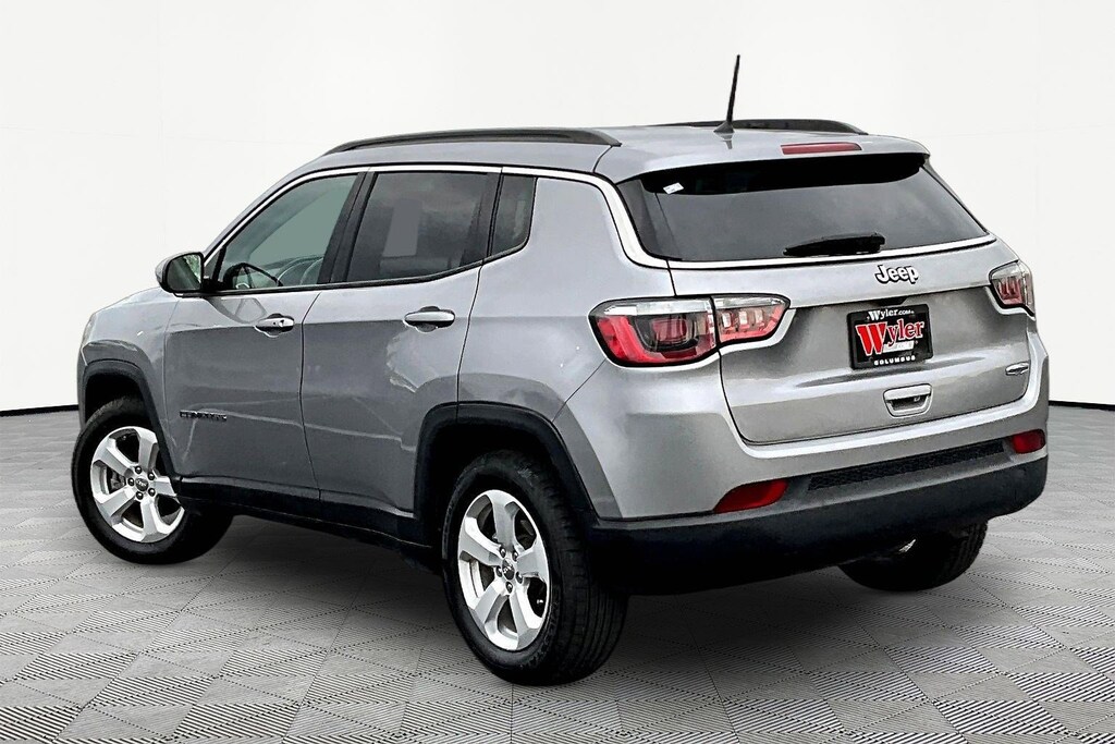 Used 2018 Jeep Compass Latitude FWD SUV