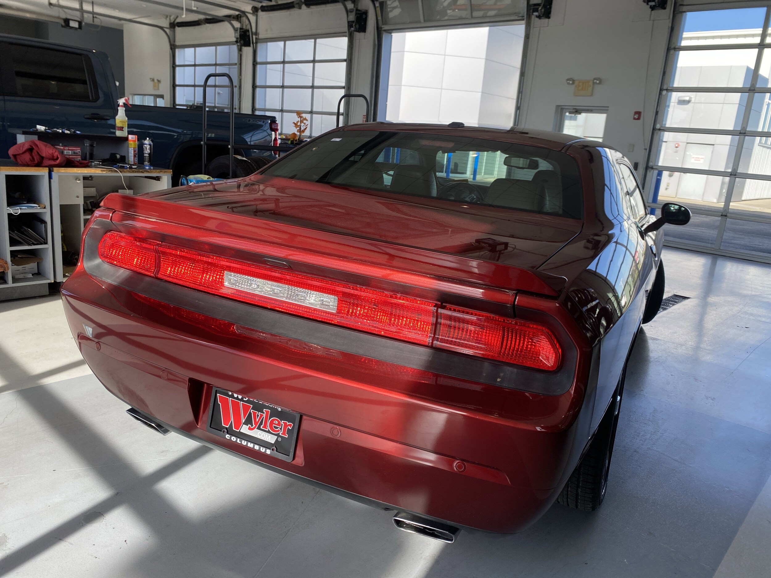2014 Dodge Challenger R/T photo 3