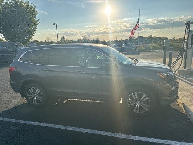 2016 Honda Pilot EX-L photo 3