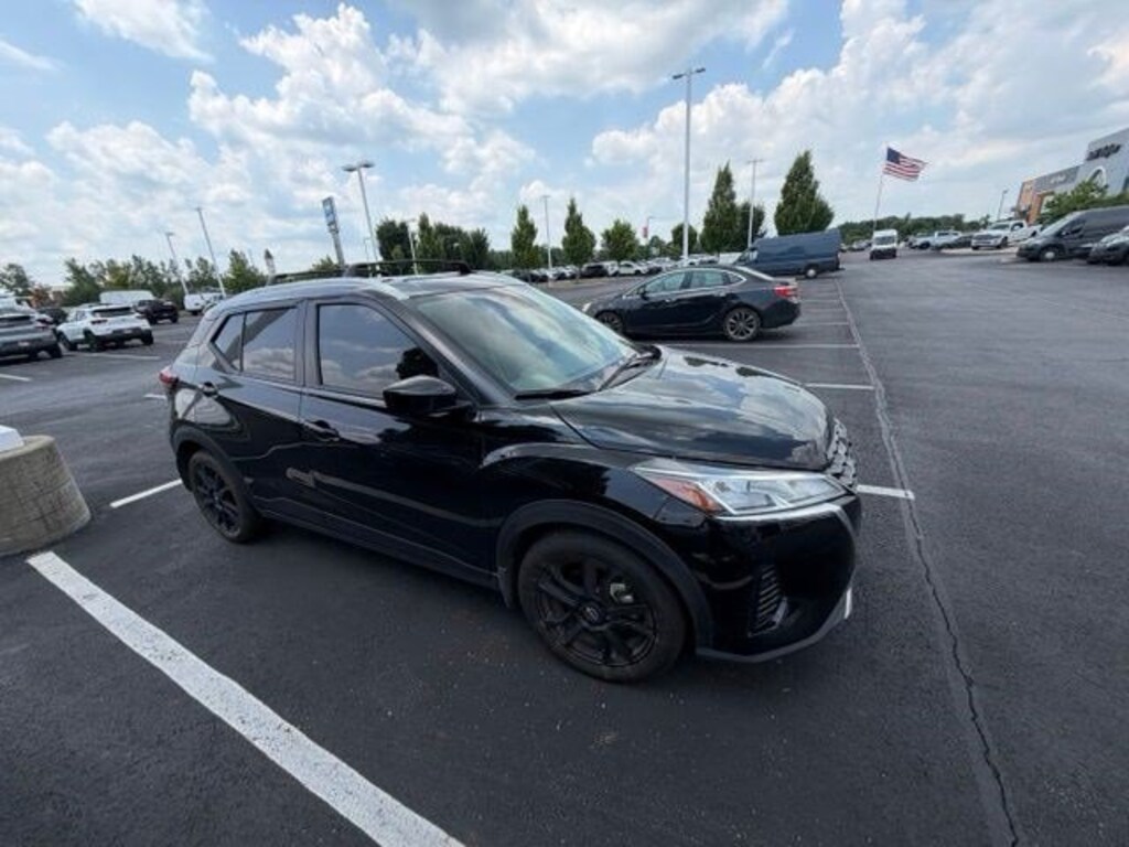 Used 2024 Nissan Kicks SV FWD SUV