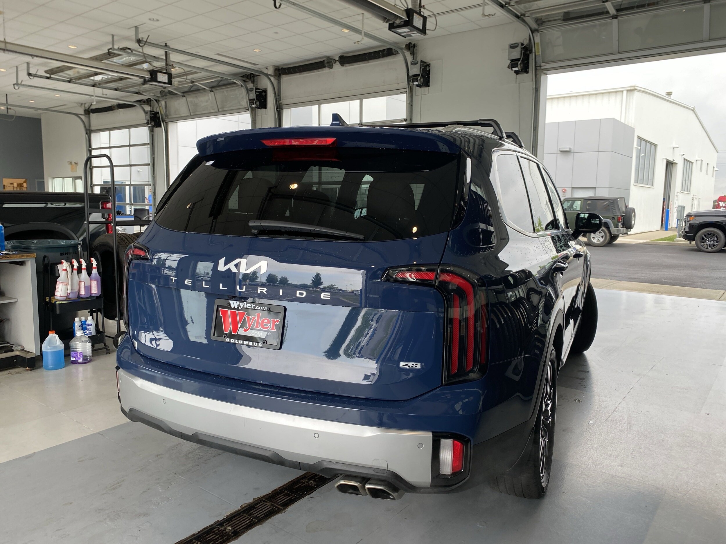 2023 Kia Telluride SX photo 3