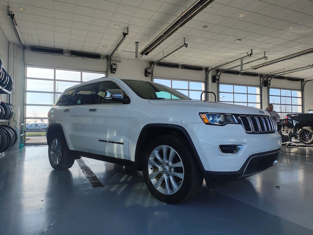 Used 2017 Jeep Grand Cherokee Limited 4x4 SUV