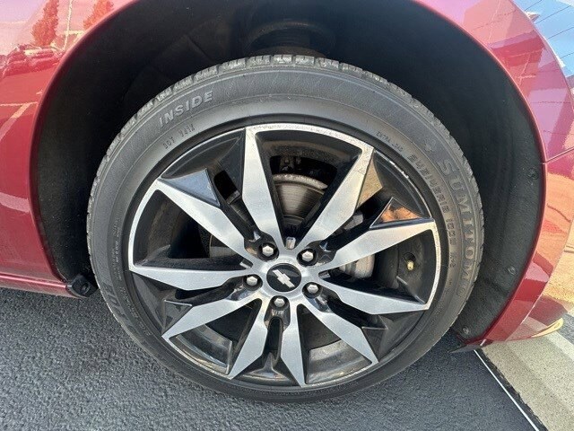 2017 Chevrolet Malibu 1LT photo 3