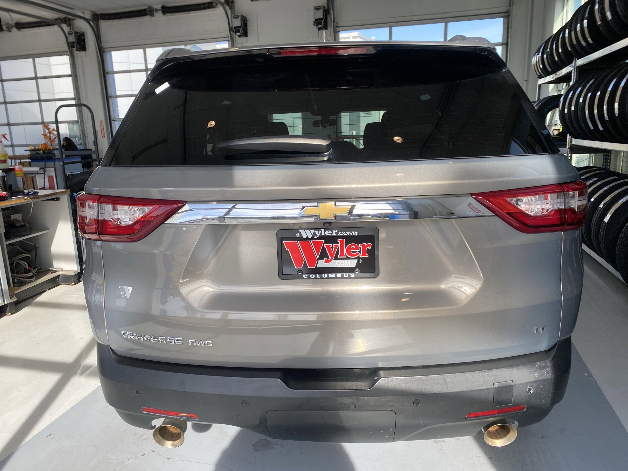 2018 Chevrolet Traverse Cloth 1LT photo 2