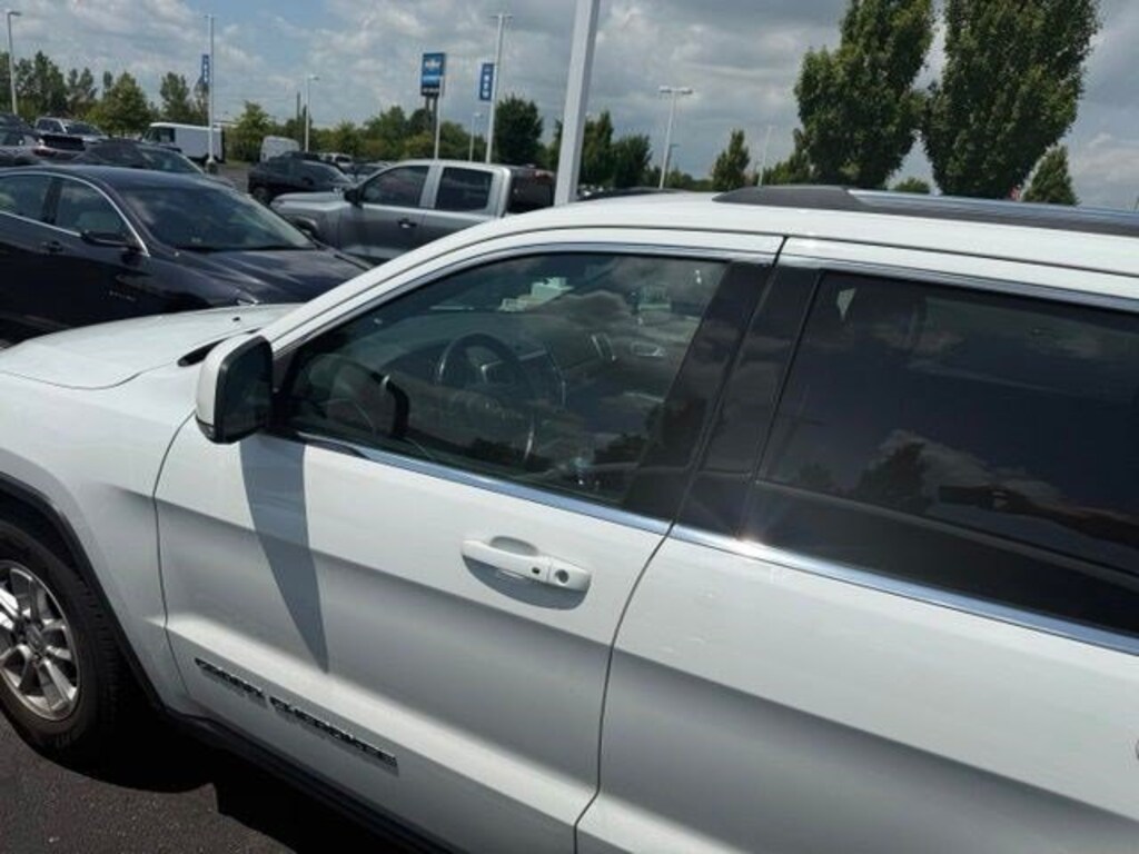 Used 2020 Jeep Grand Cherokee Laredo E 4x4 SUV