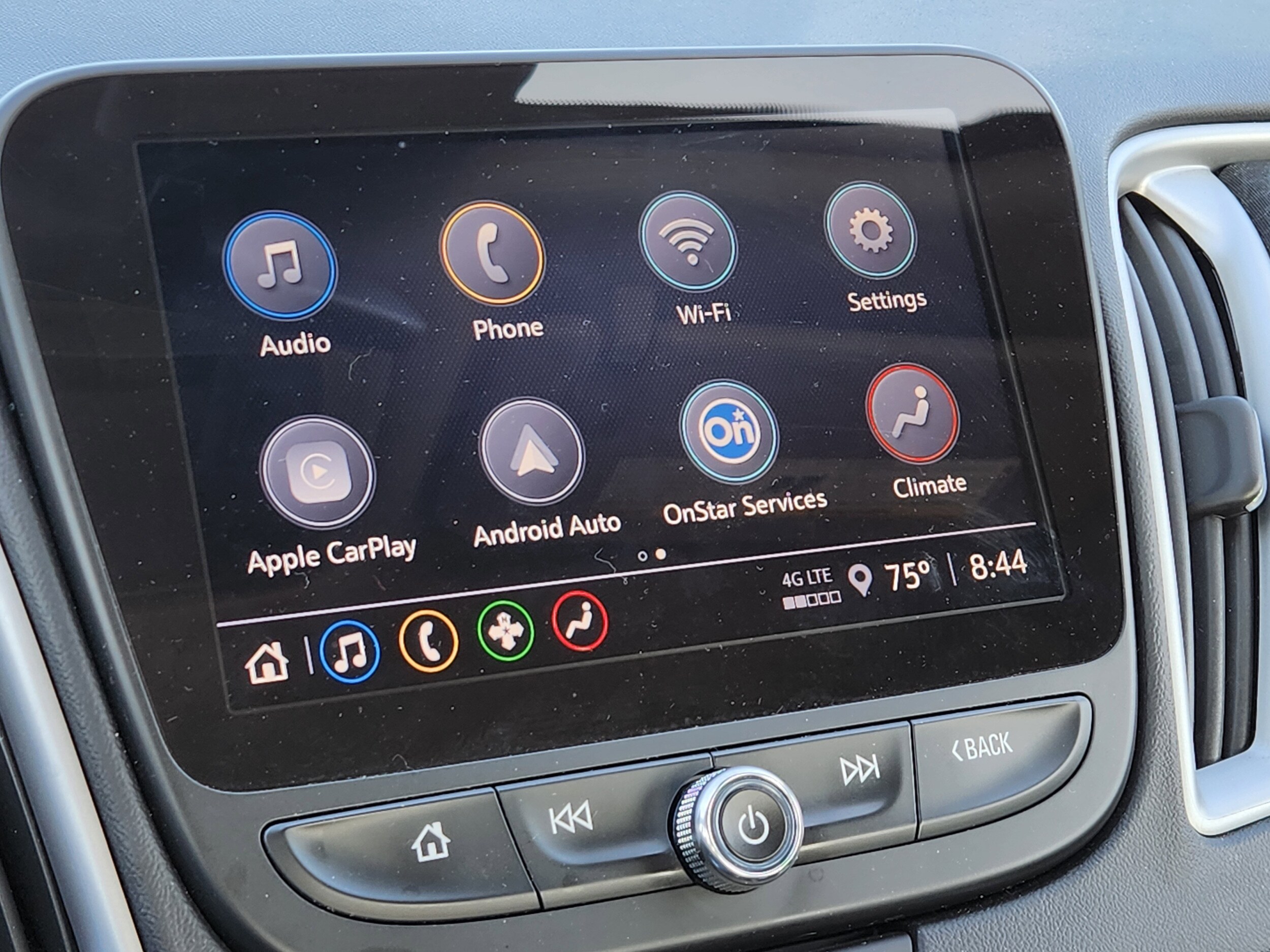 2024 Chevrolet Malibu 1LT photo 3