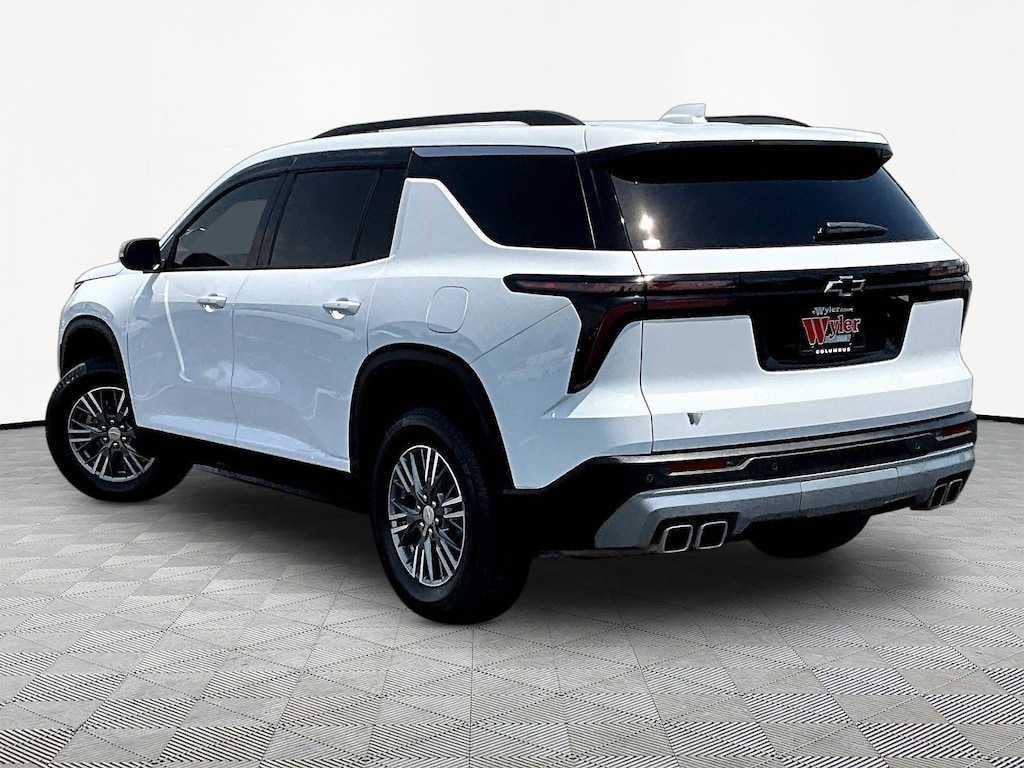Used 2026 Chevrolet Traverse FWD 4dr LT w/1LT SUV