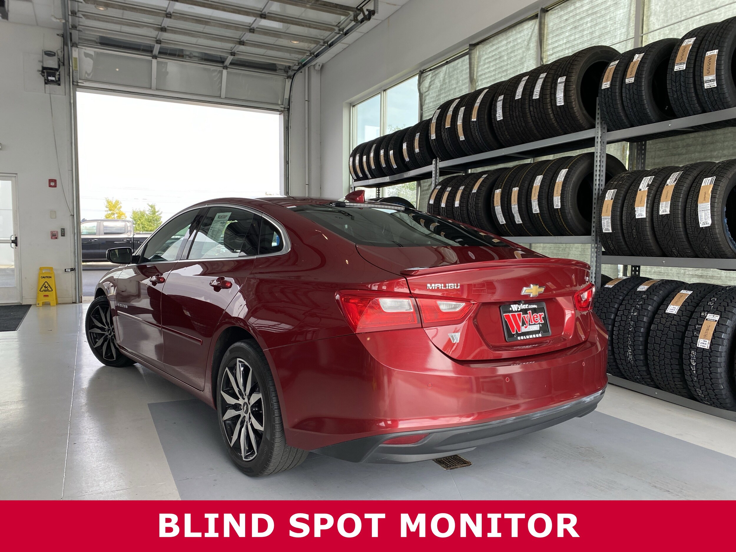 2017 Chevrolet Malibu 1LT photo 2