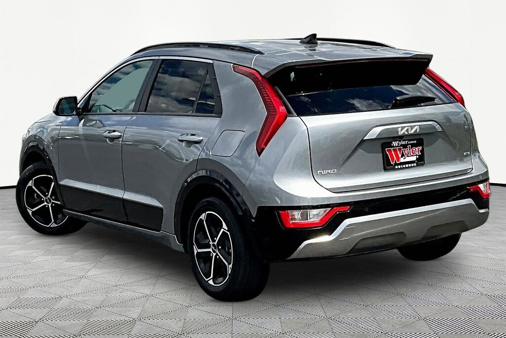 Used 2023 Kia Niro SX FWD SUV