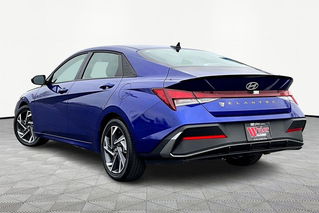 Used 2025 Hyundai Elantra SEL Sport IVT Sedan