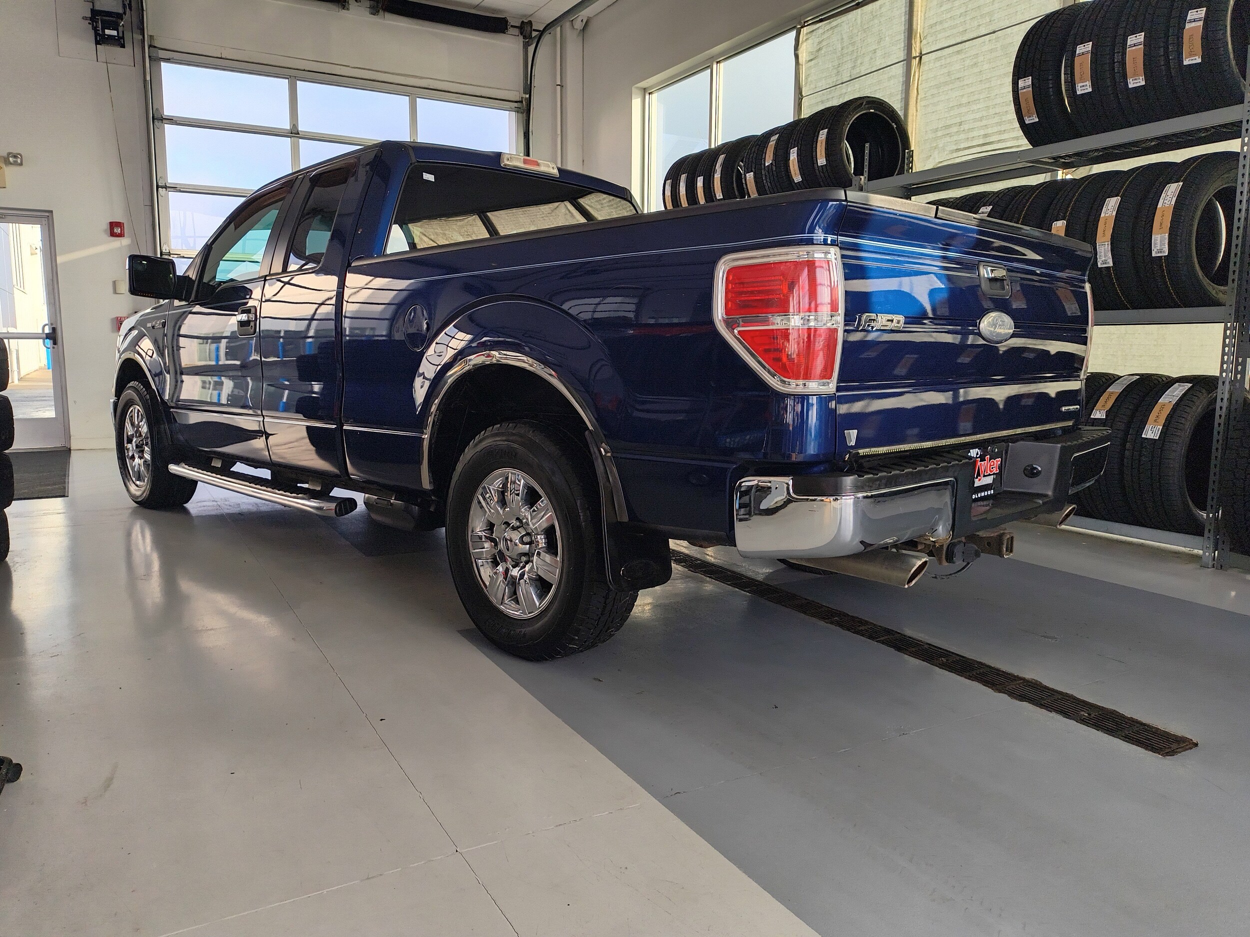 2012 Ford F-150 XLT photo 2