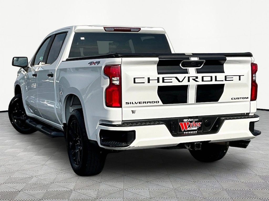 Used 2021 Chevrolet Silverado 1500 4WD Crew Cab 147 Custom Truck Crew Cab