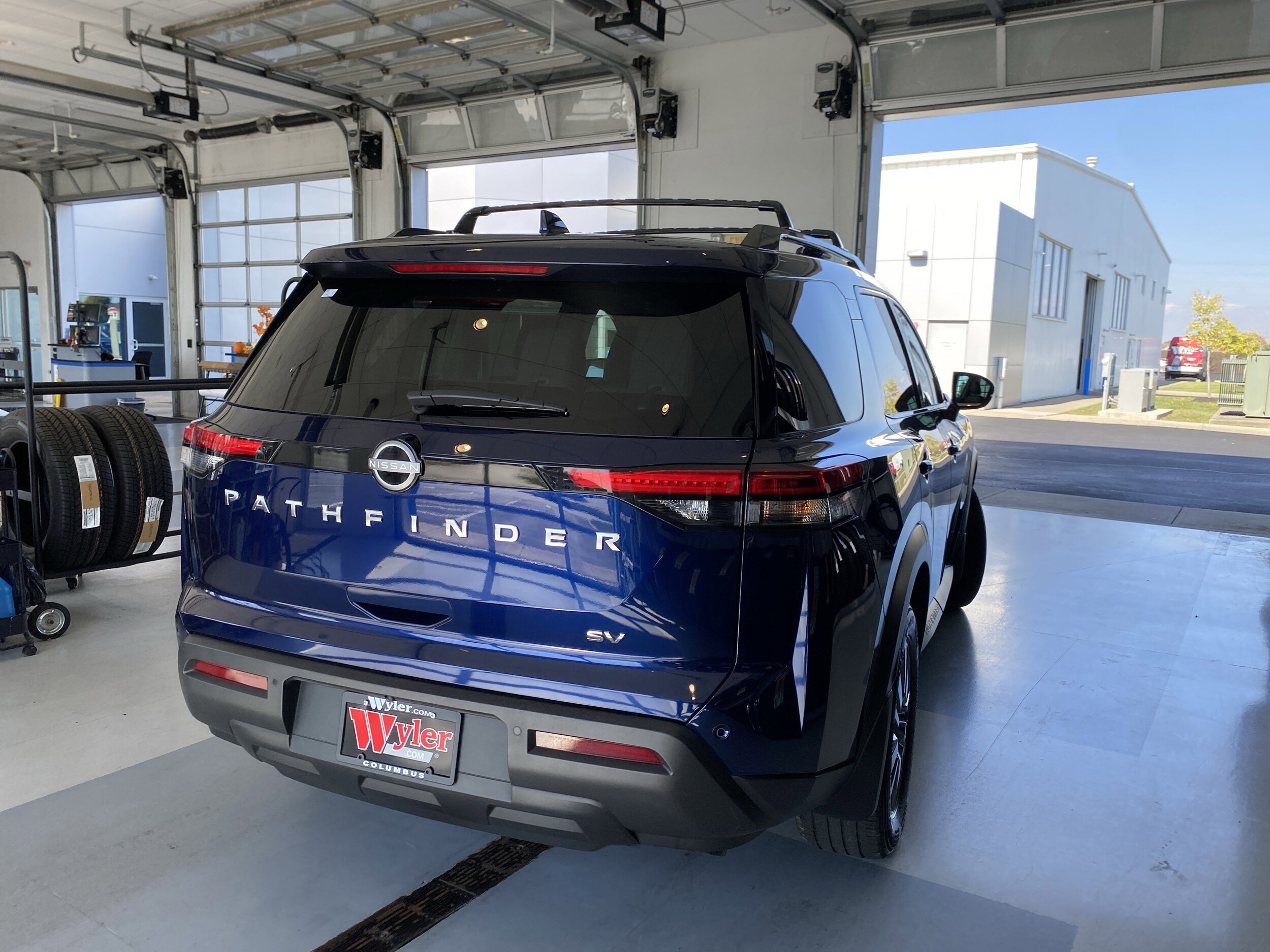 2024 Nissan Pathfinder SV photo 4