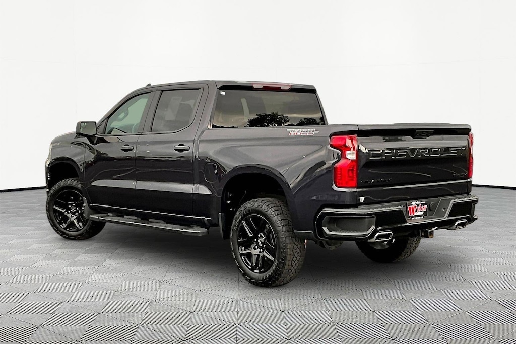 Used 2023 Chevrolet Silverado 1500 4WD Crew Cab 147 Custom Trail Boss Truck Crew Cab